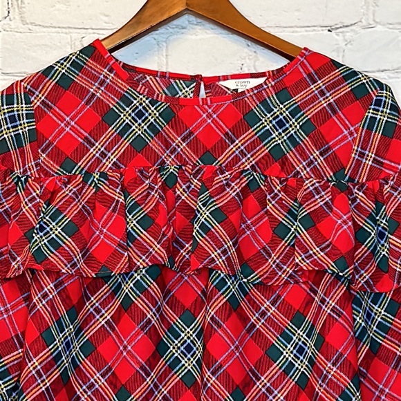 Crown & Ivy Christmas Plaid Top Size Medium Excellent Condition - Picture 3 of 10